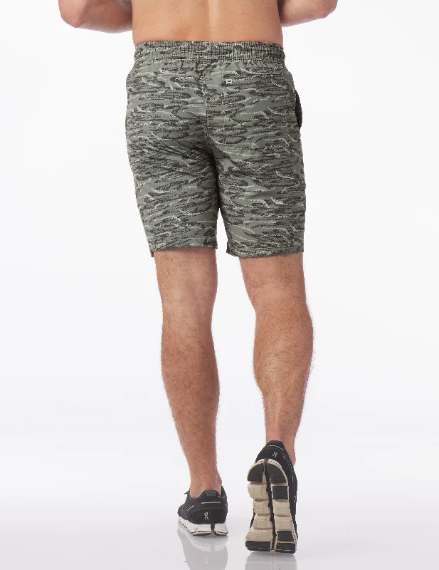 Casual Tops Versatility Short 7.5": Moss Camo Float