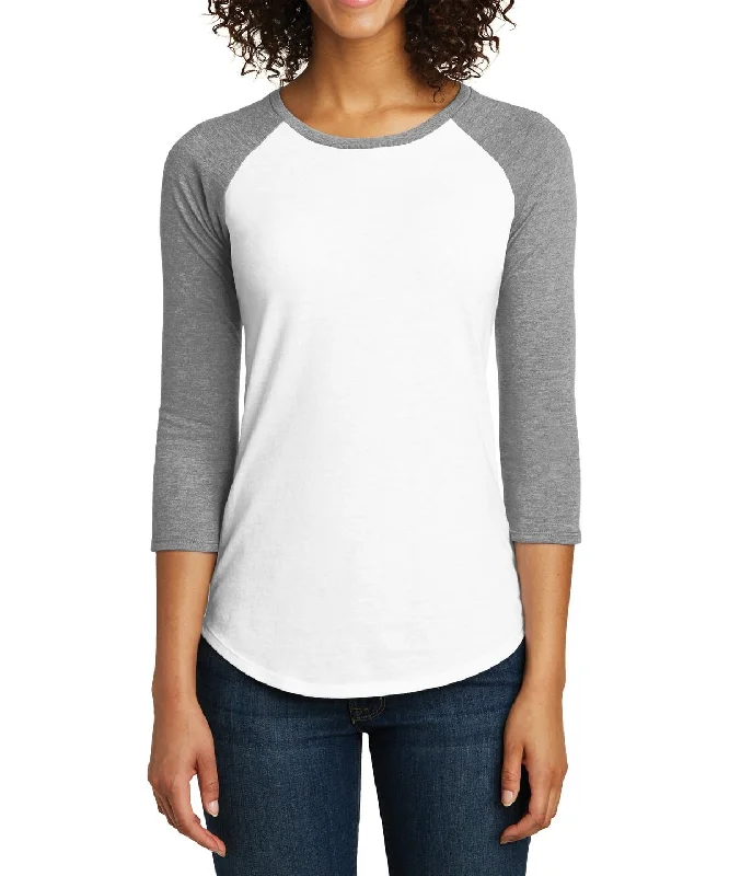 Sleek Pants Women's Fitted 3/4 Sleeve Raglan Crew Neck T-Shirt