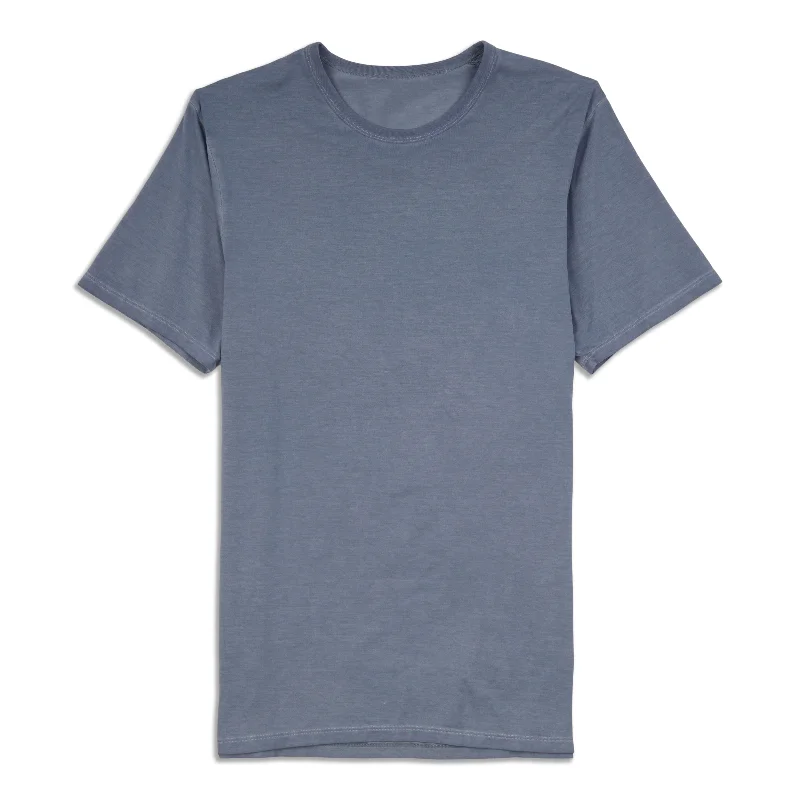 Bold Shirts lululemon Fundamental T-Shirt - Resale